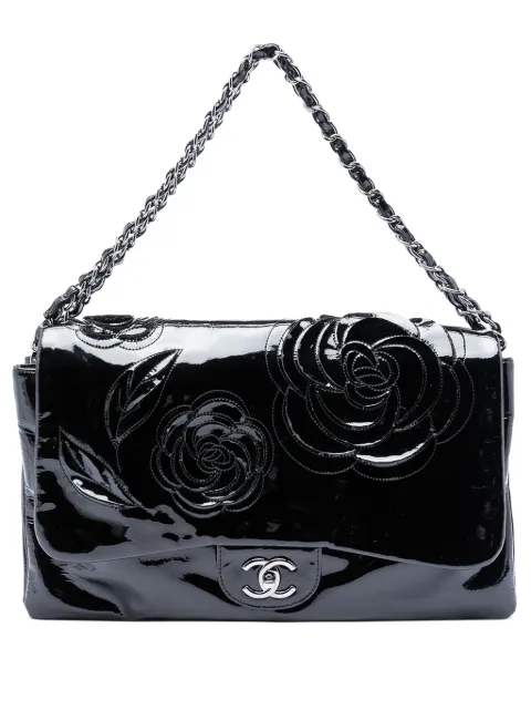 CHANEL Pre-Owned lakeret Camellia skuldertaske med flaplukning fra 2010-2011