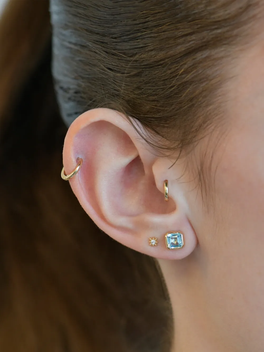 Anzie Classique huggie earring - Oro