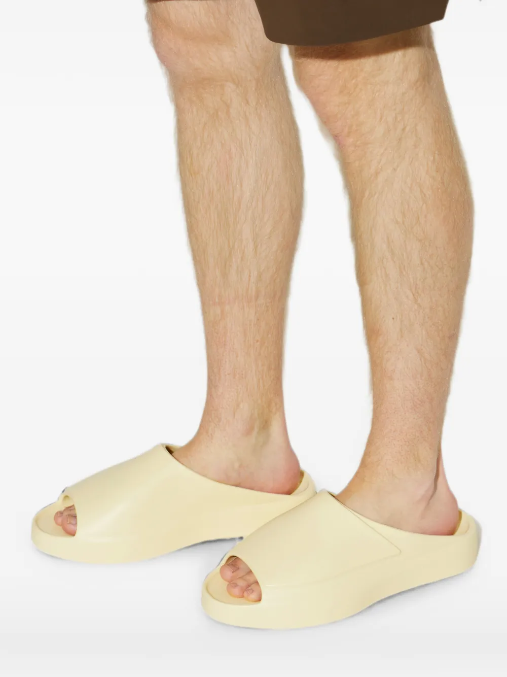 FEAR OF GOD ESSENTIALS Los Feliz yellow slides Geel