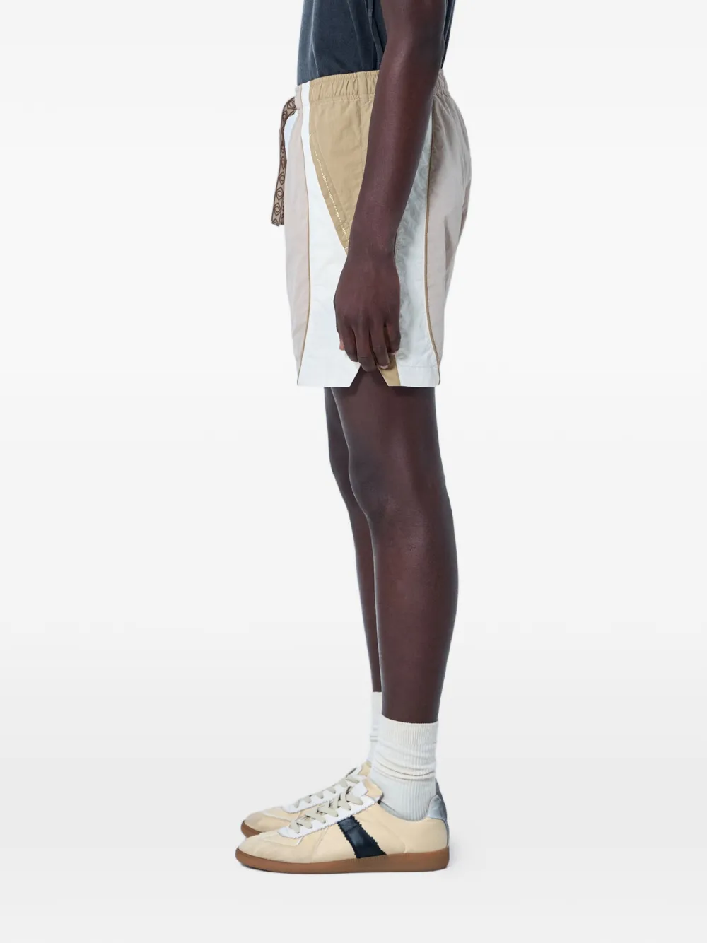  Achm Bermudas Con Panel En Contraste - Neutro 