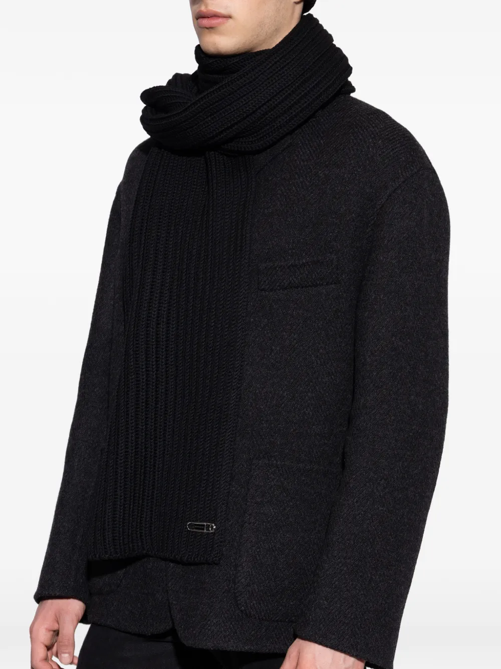 Givenchy Ribgebreide sjaal met speld detail Zwart