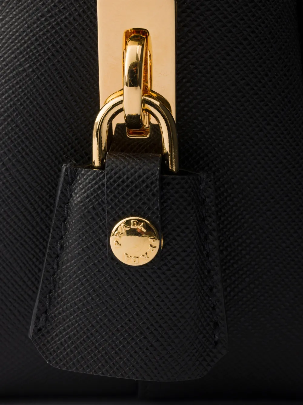 Prada Kleine Saffiano leren tas met handvat Zwart