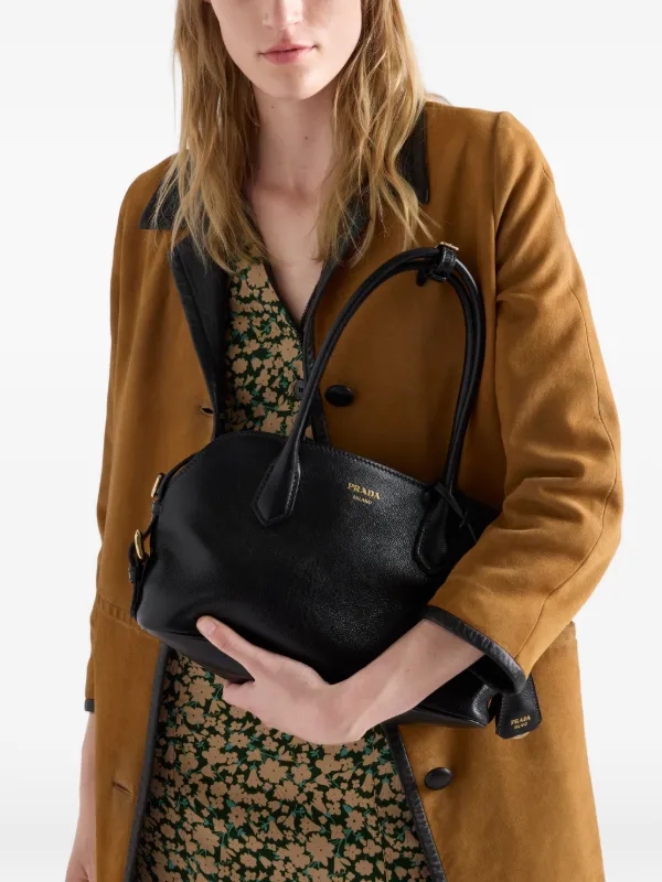 おとぼけ　ブラックレザーハンドバッグ Prada Signet レザーハンドバッグ M | ブラック | FARFETCH JP