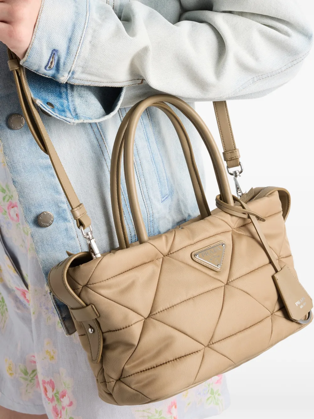 Prada Medium Re-Nylon gewatteerde shopper Bruin