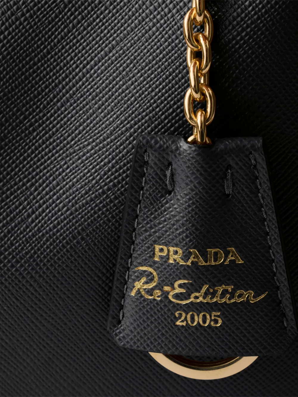 Prada Re-Edition 2005 schoudertas van saffiano leer Zwart