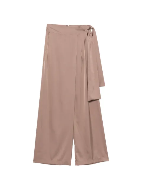 D.Exterior pantalones con cierre de moño