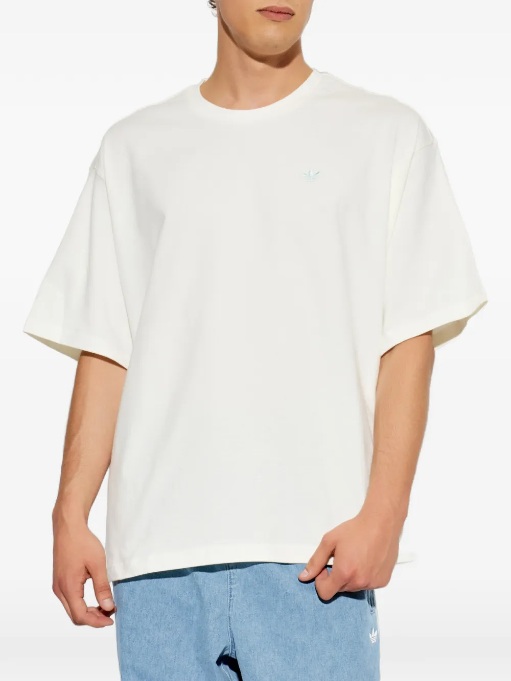 adidas T-shirt met geborduurd logo Beige