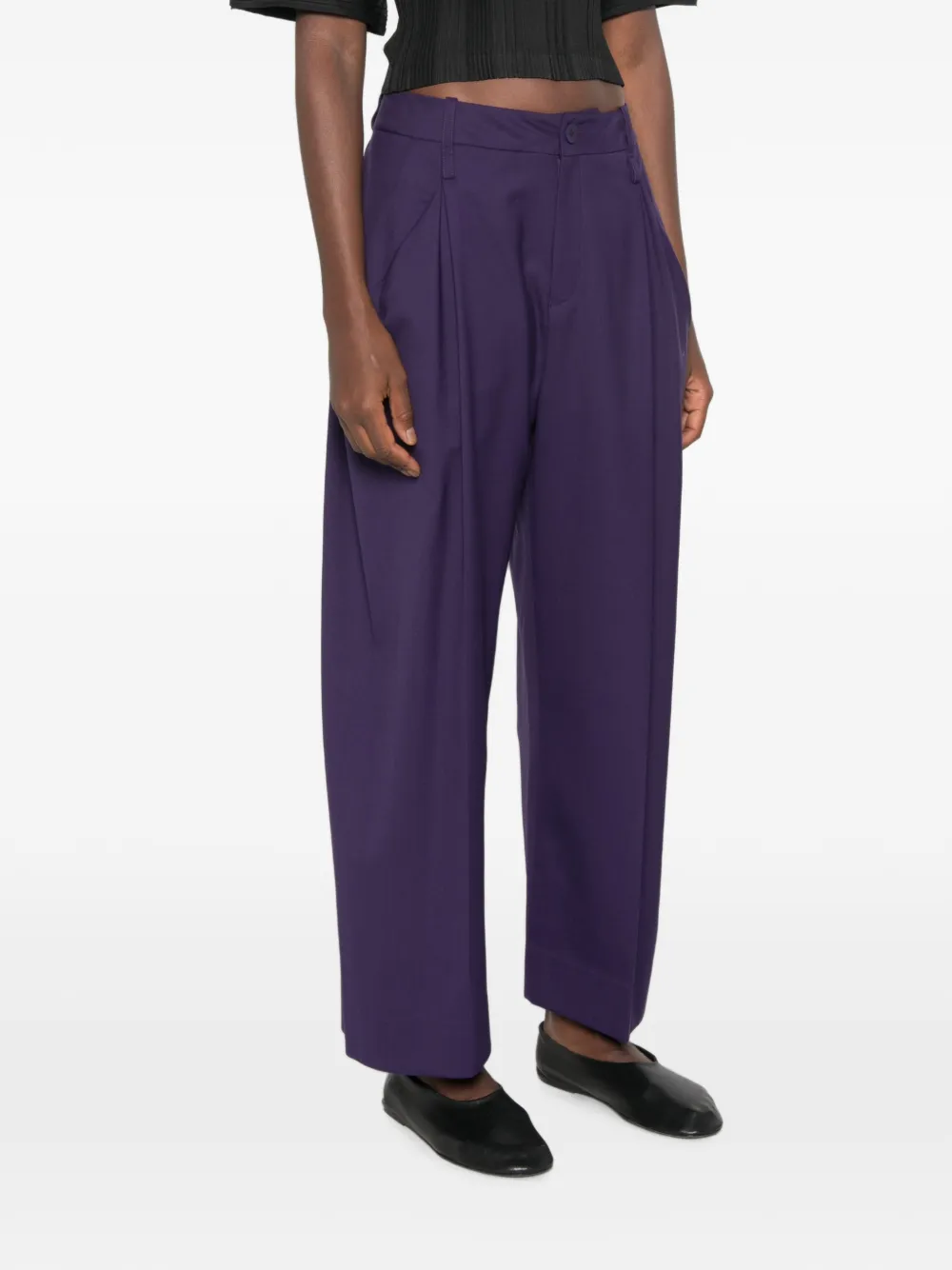 ISSEY MIYAKE パープル ラップワイドパンツ　IMFG91FF003 Issey Miyake プリーツ ワイドパンツ | パープル | FARFETCH JP