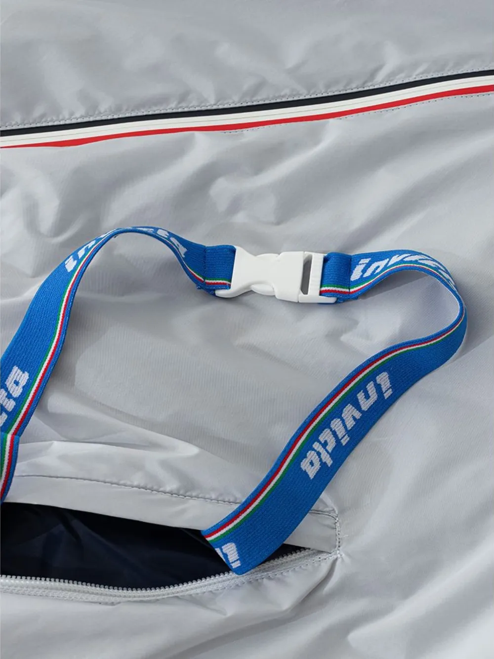 Invicta Jack met capuchon en logopatch Grijs