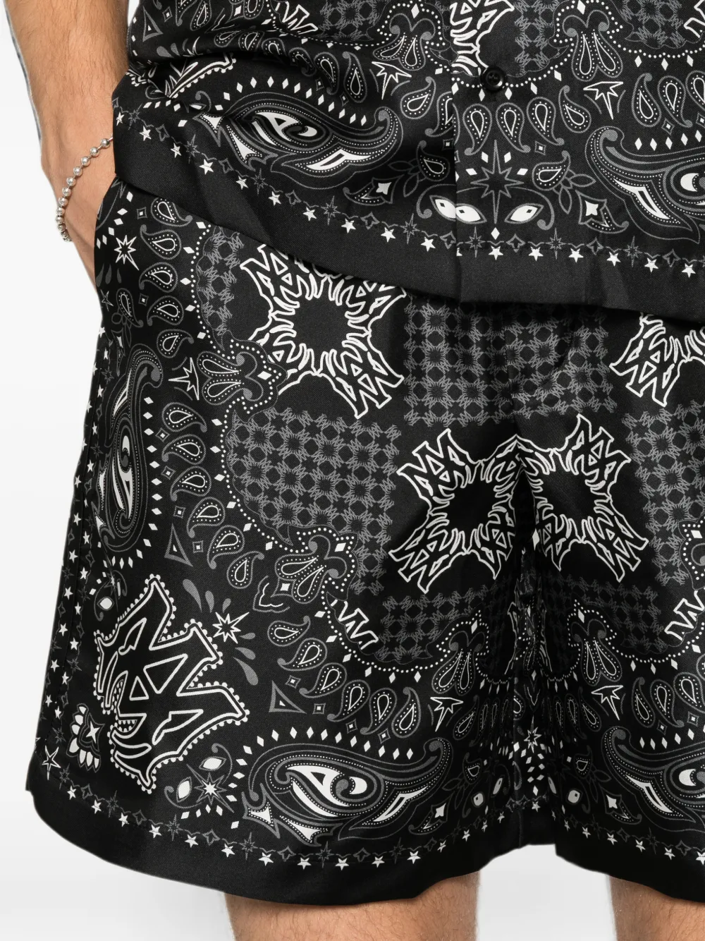 AMIRI Shorts met bandanaprint Zwart