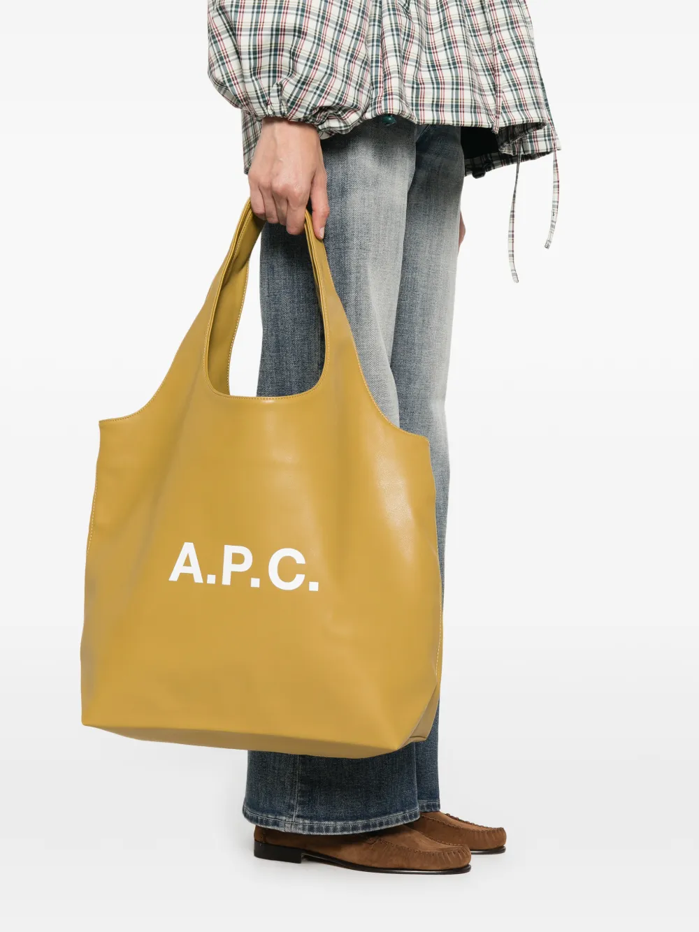A.P.C. logo-print tote bag Geel