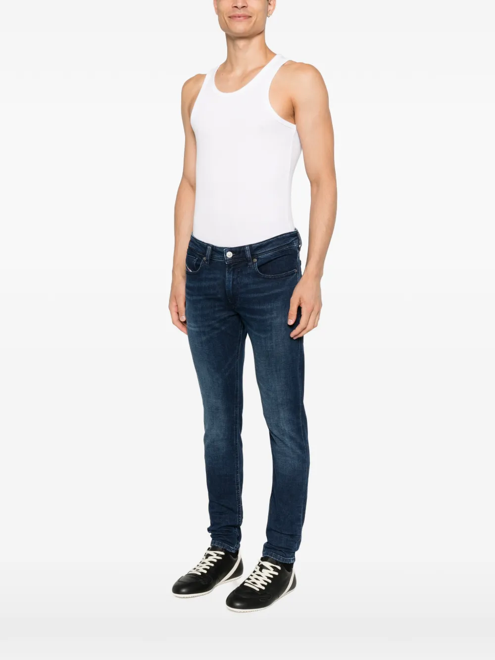 Diesel 1979 Sleenker jeans met logo-patch Blauw