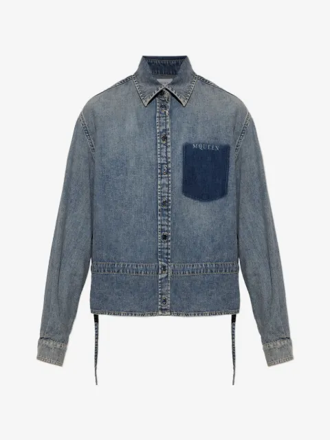 Alexander McQueen chamarra de mezclilla con logo estampado