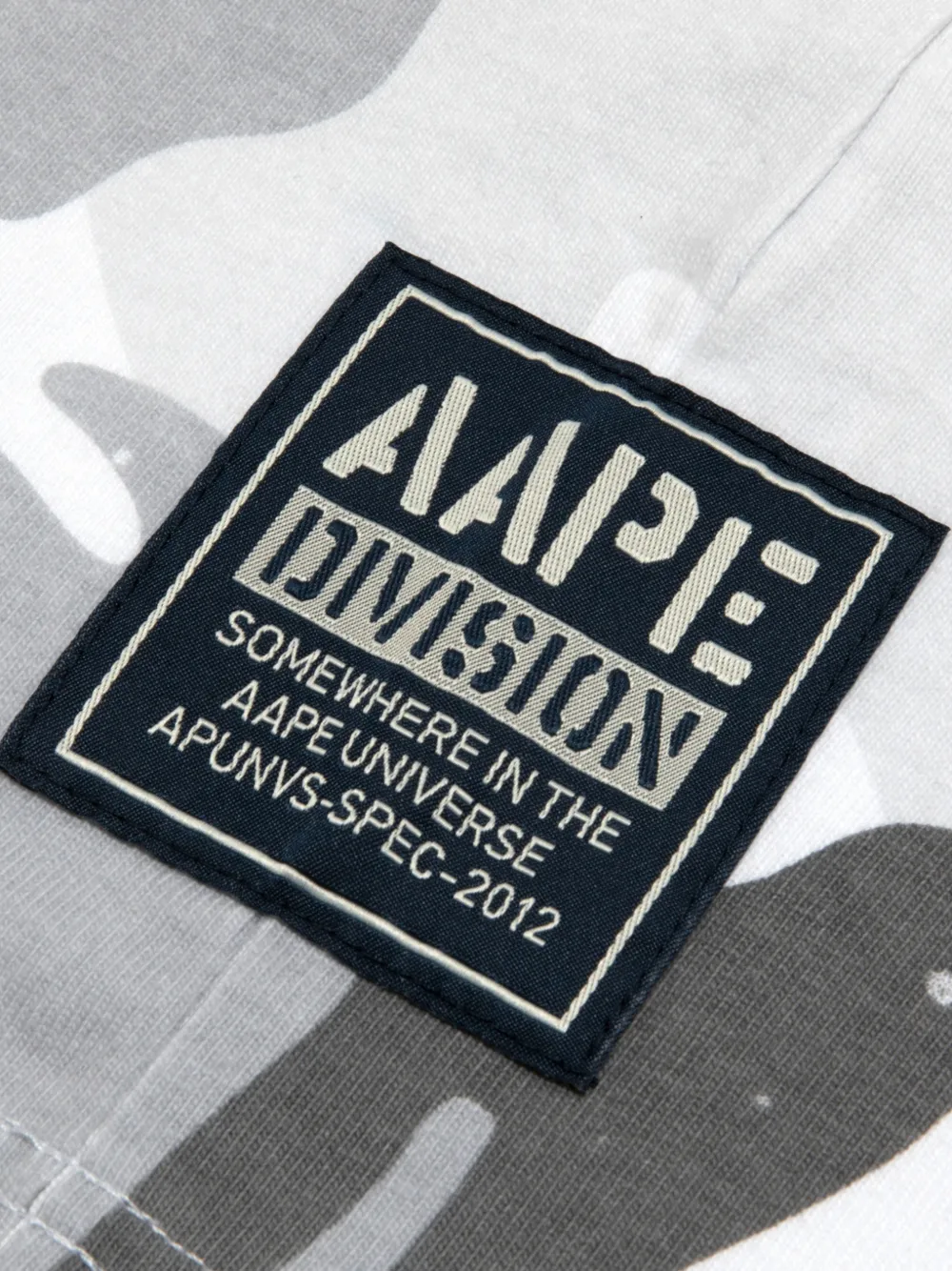 AAPE BY *A BATHING APE T-shirt met camouflageprint en borduurwerk Wit