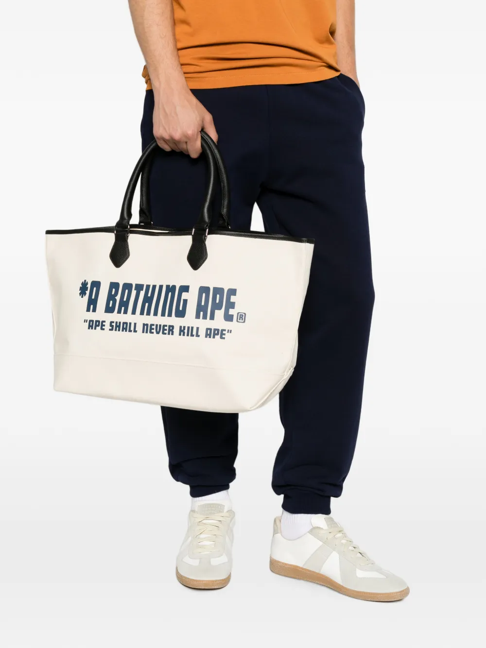 A BATHING APE Shopper met logoprint Beige
