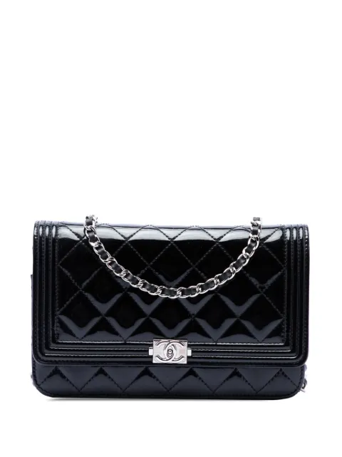 CHANEL Pre-Owned 2014-2015 Quilted Patent Boy Wallet on Chain crossbody bag