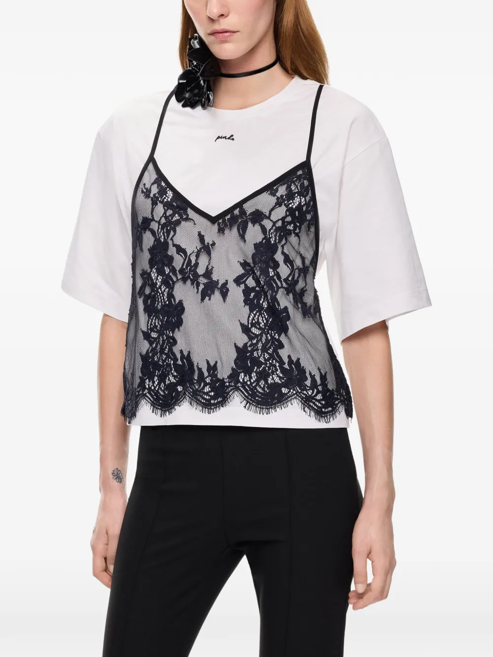 PINKO T-shirt met geborduurd logo en kanten laag Wit
