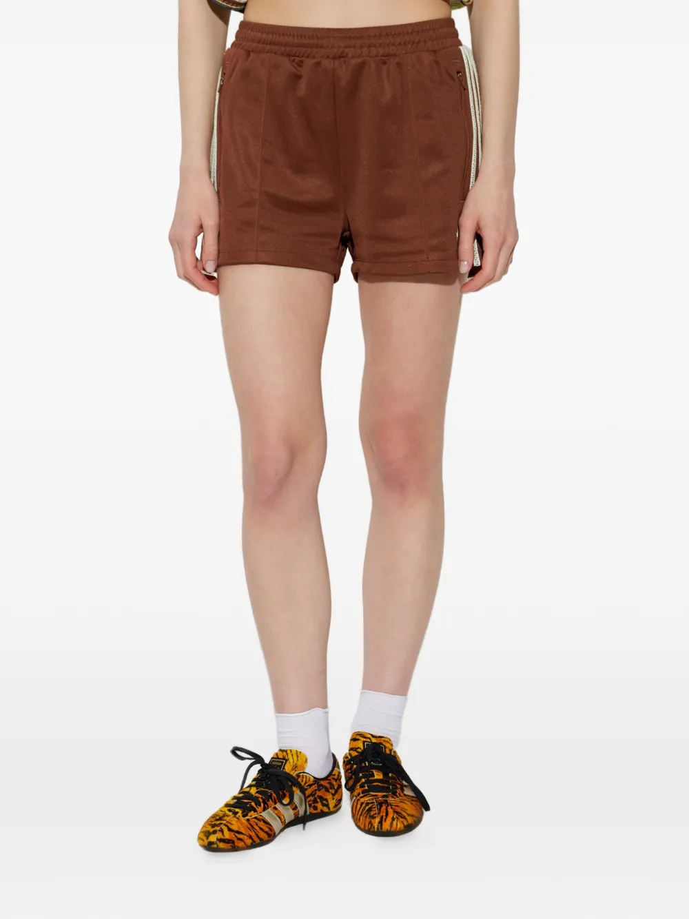 adidas Summer Glow shorts met zijstreep en geborduurd logo Bruin
