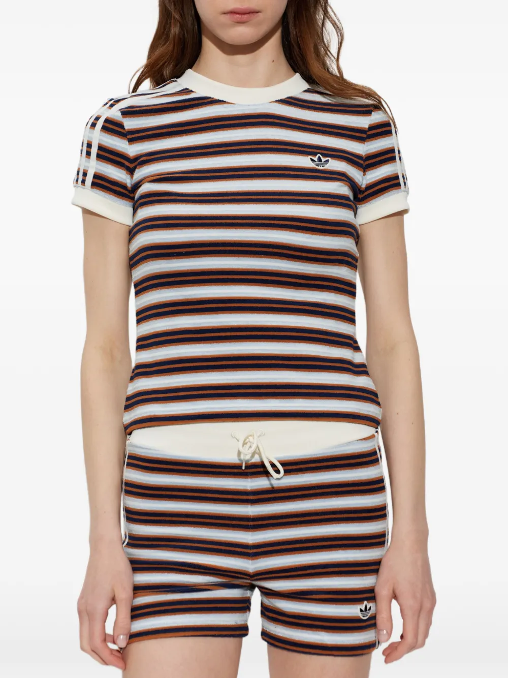 adidas Summer Glow gestreept T-shirt met logopatch Beige