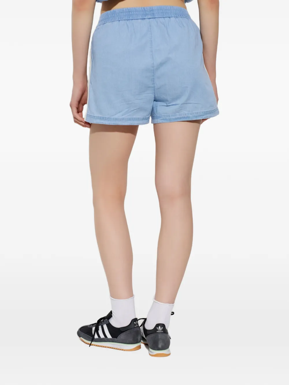 adidas Summer Glow shorts met zijstreep en geborduurd logo Blauw