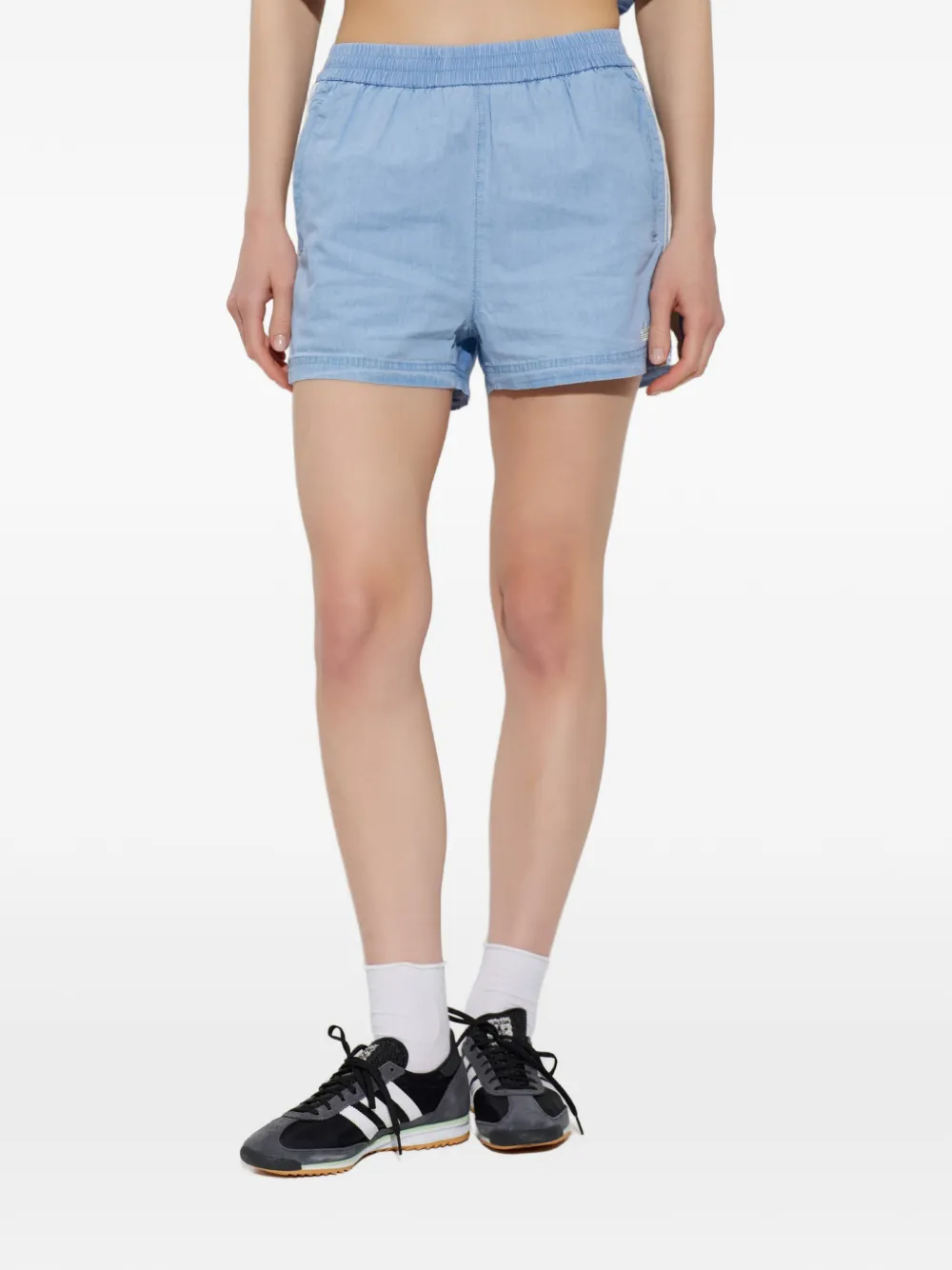 adidas Summer Glow shorts met zijstreep en geborduurd logo Blauw