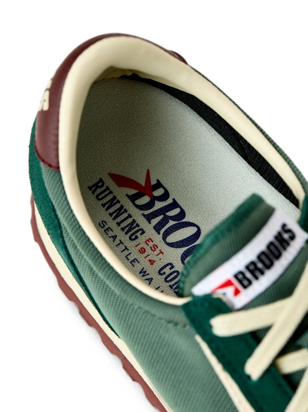 BROOKS Vanguard sneakers Groen