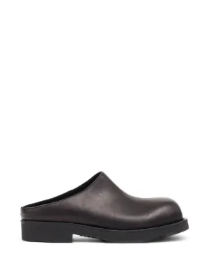 Miu Miu レザー スリッポン | ブラック | FARFETCH JP