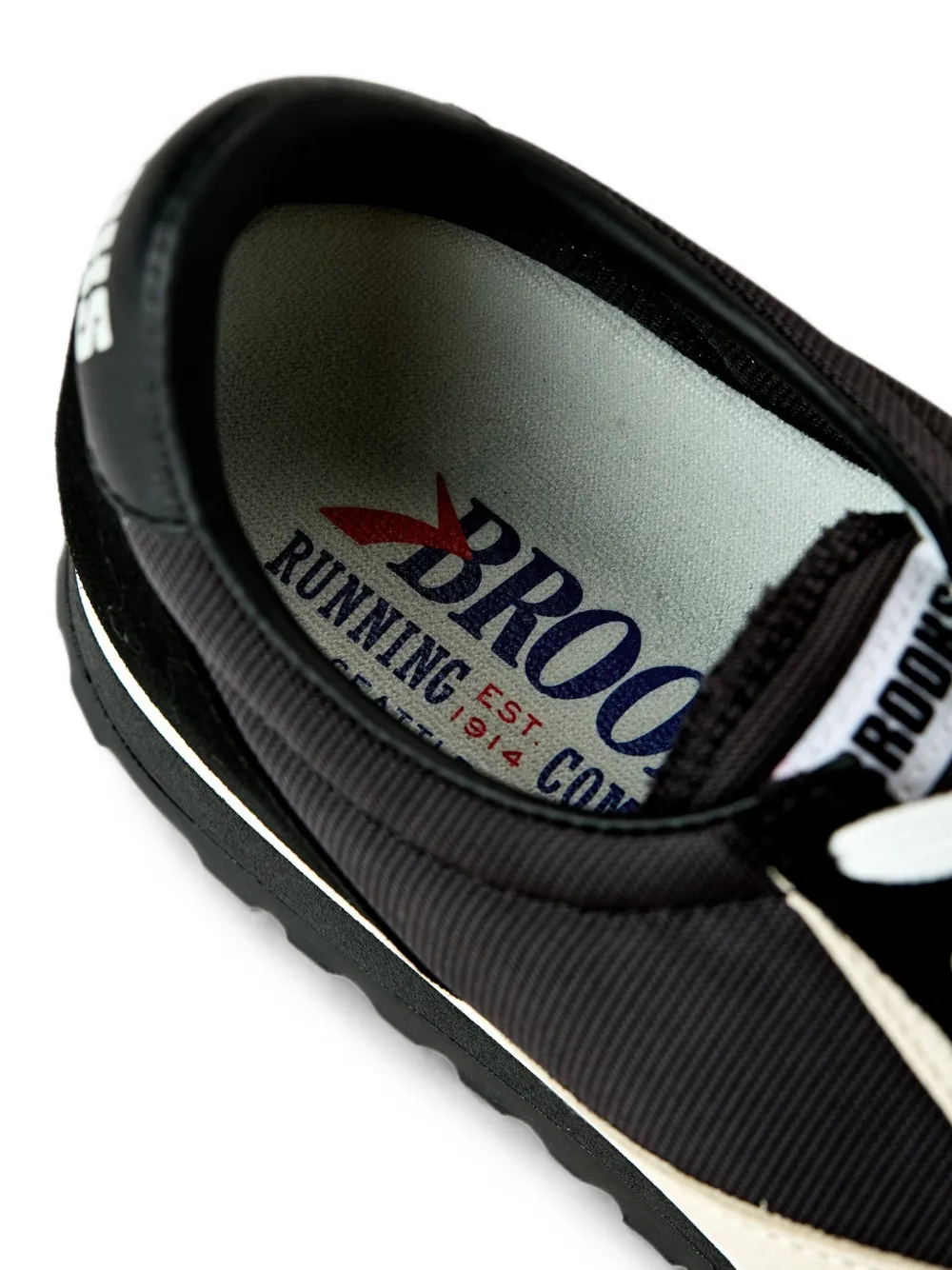 BROOKS Vanguard sneakers Zwart