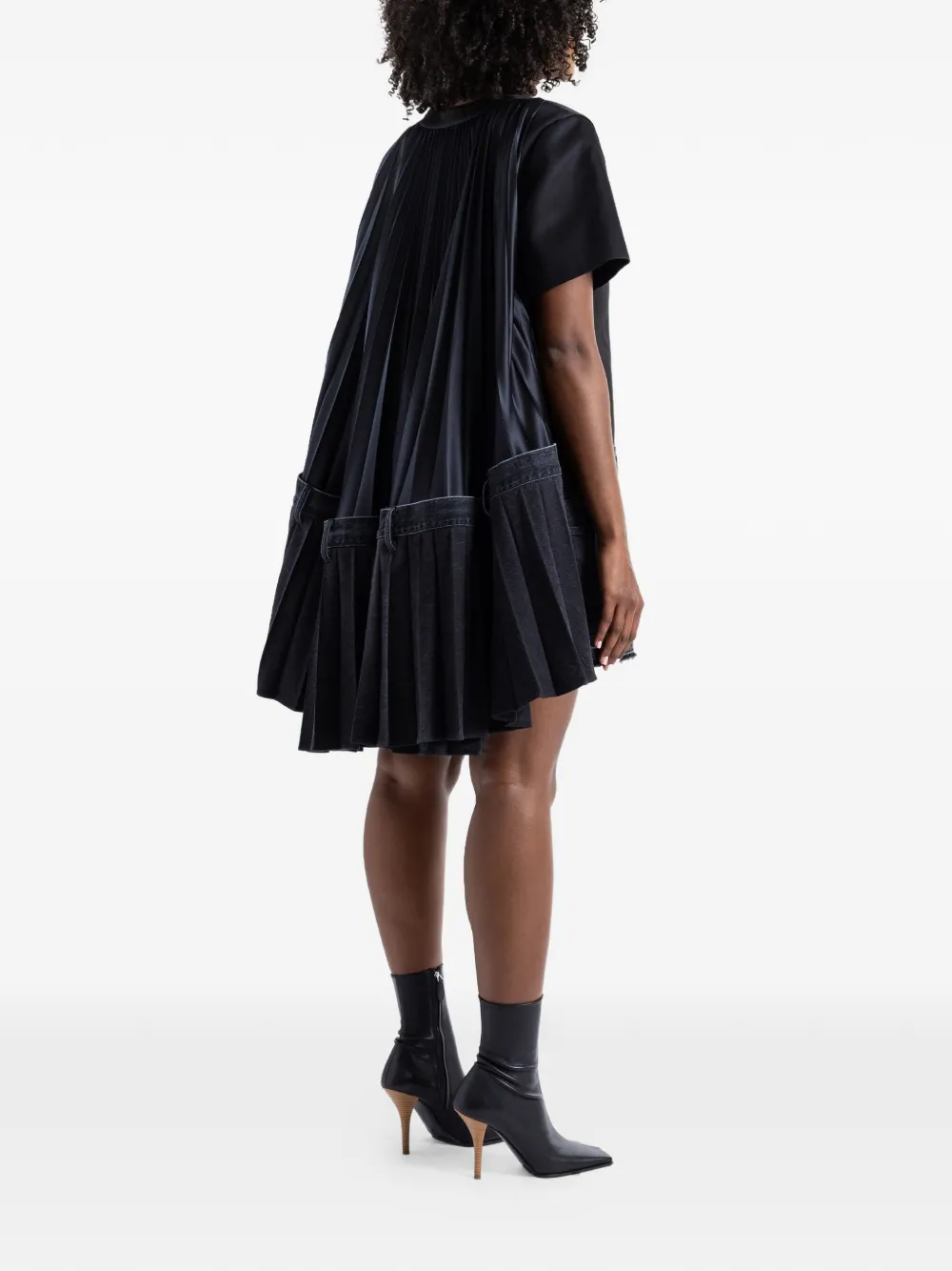sacai Hybrid asymmetrische geplooide denim jurk Zwart