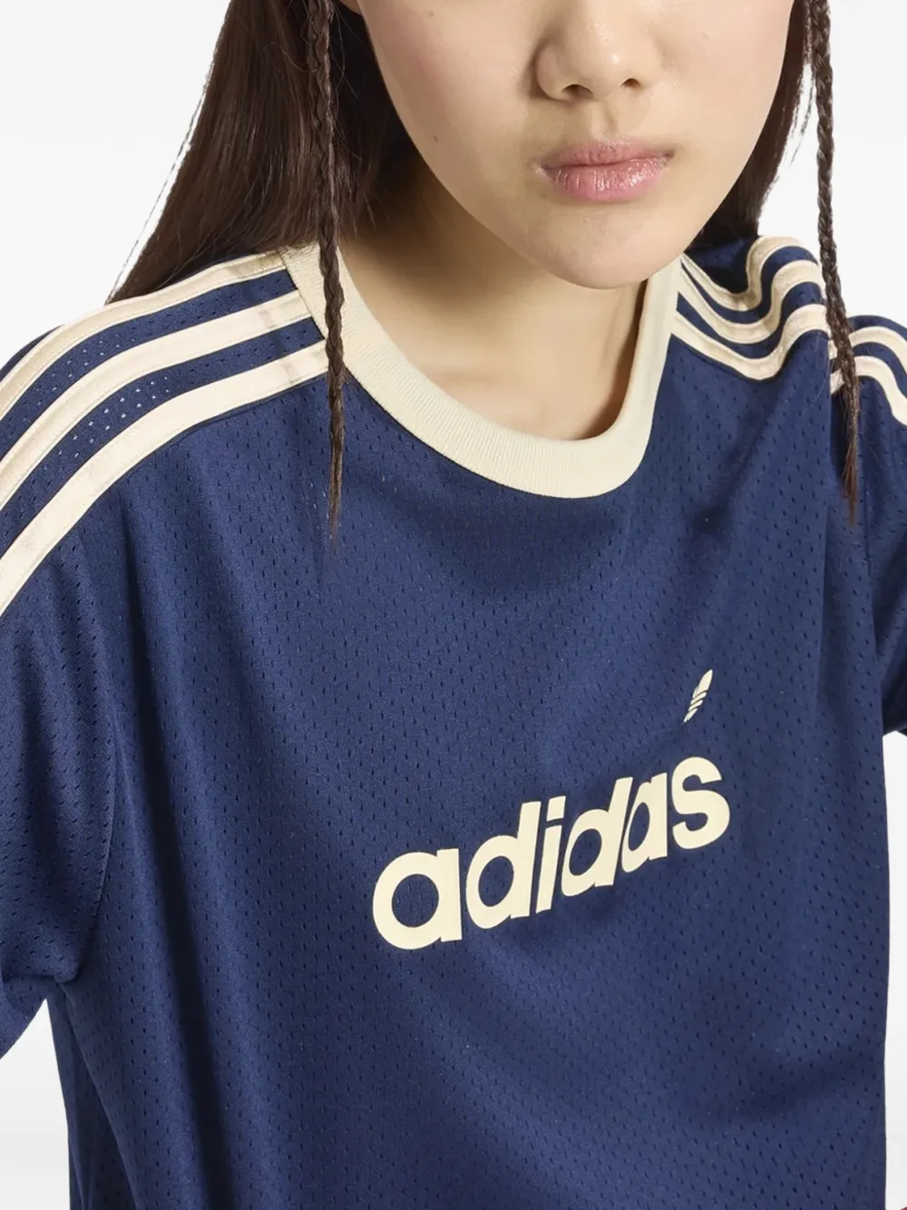 adidas T-shirt met logoprint en mesh Blauw