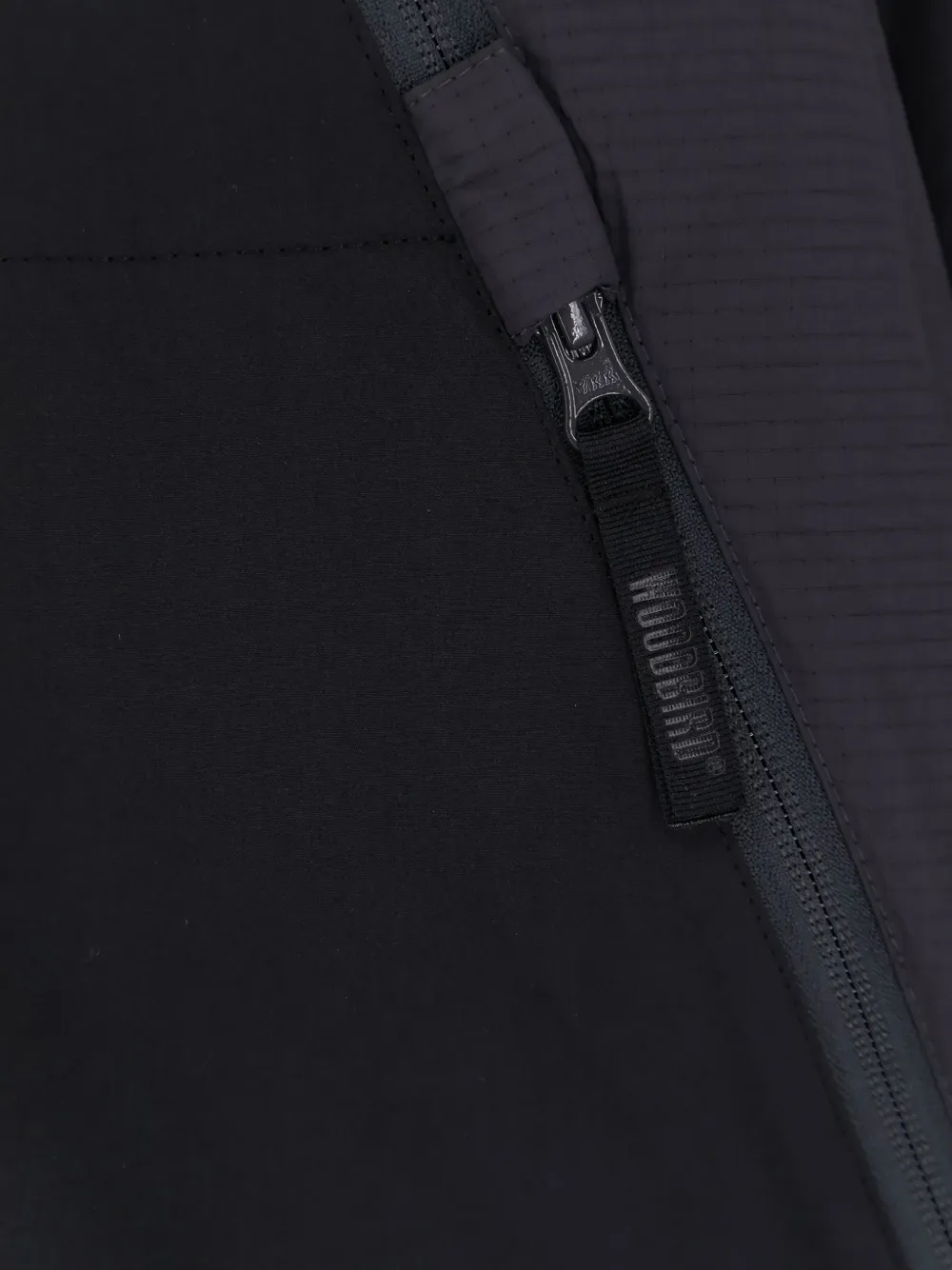 Woodbird Shoung Tech jack met capuchon Zwart