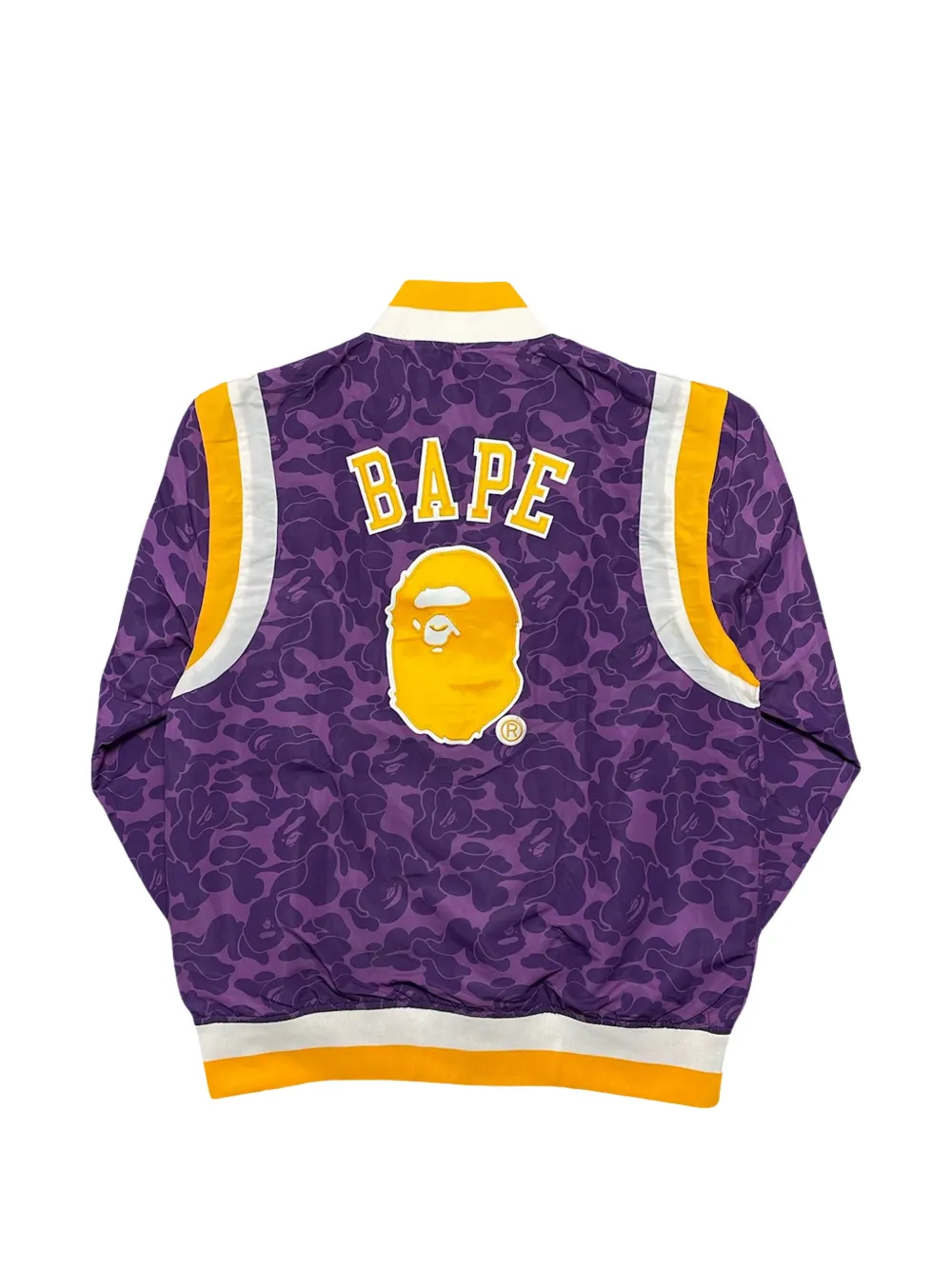 A BATHING APE x Mitchell & Ness Lakers bomberjack met logopatch en camouflageprint Paars