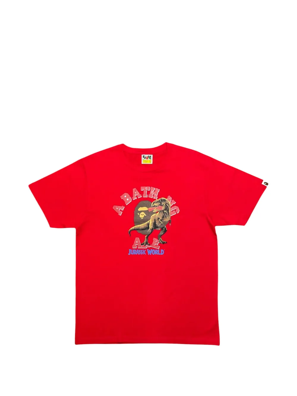 A BATHING APE® 쥬라기 월드 랩터 컬리지 티셔츠 | 레드 | Image 1