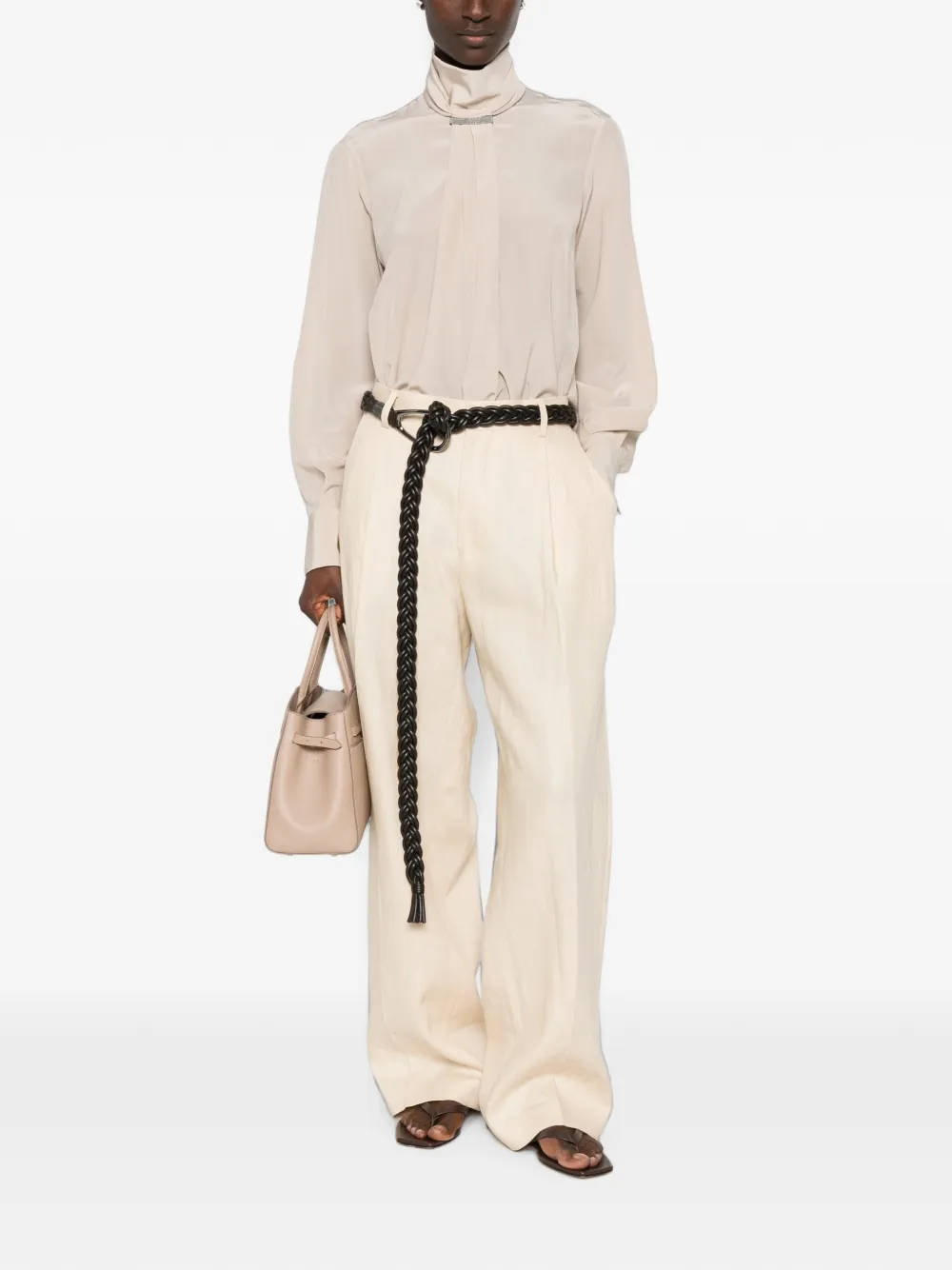 Brunello Cucinelli Blouse met hoge hals en Monili-verfraaiing Beige