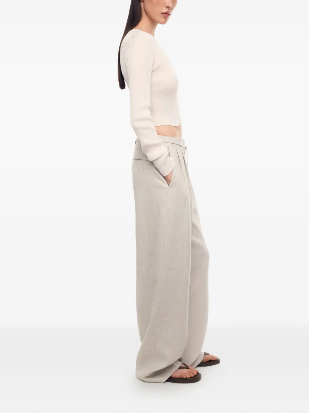 12 STOREEZ Lattice ribgebreide cropped sweater Wit