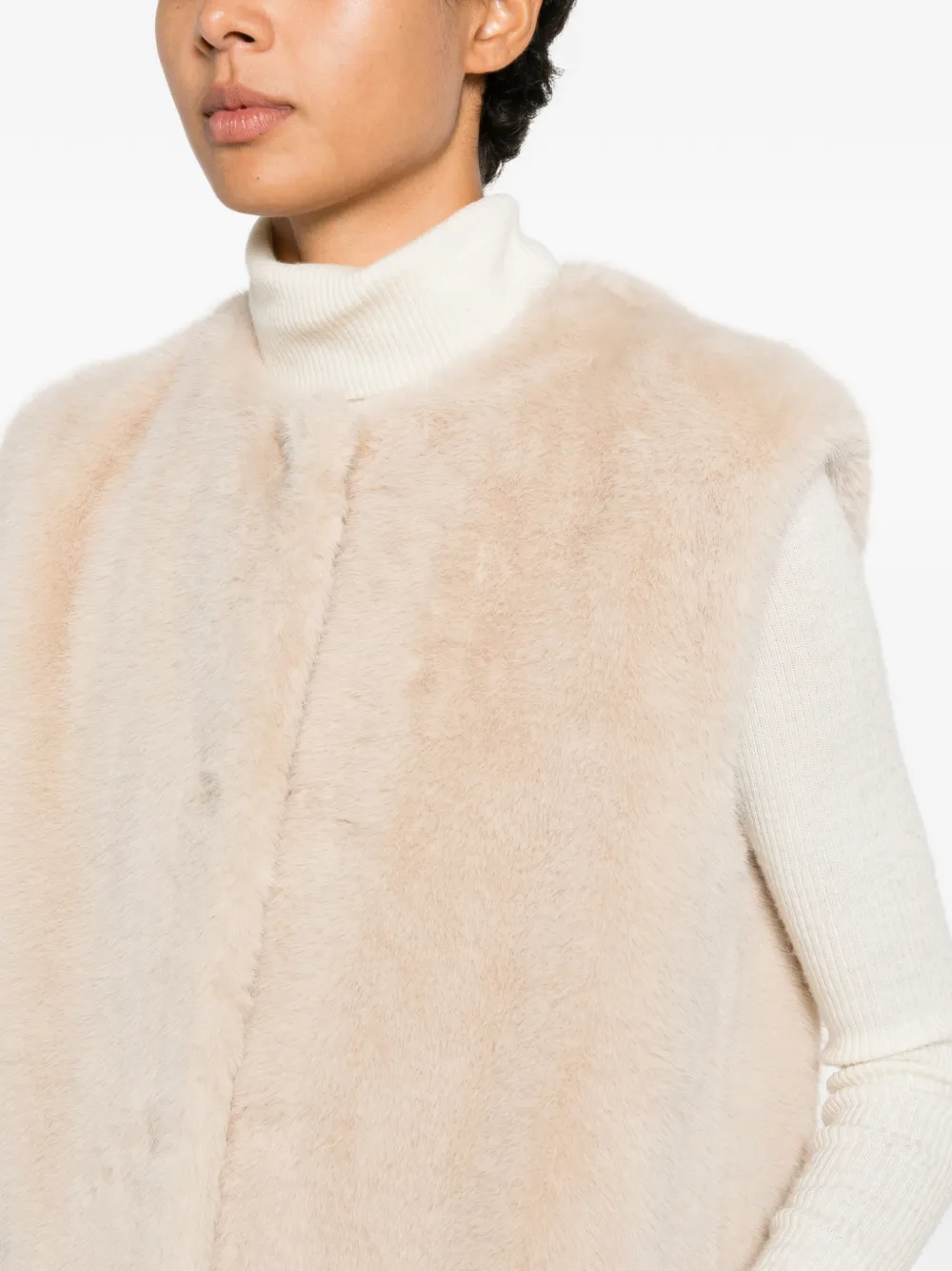 Herno Bodywarmer van imitatiebont Beige