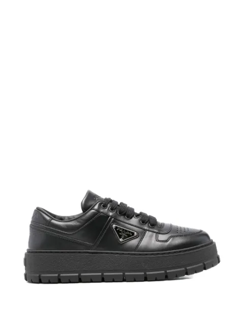 Prada Pre-Owned logo-plaque leather sneakers
