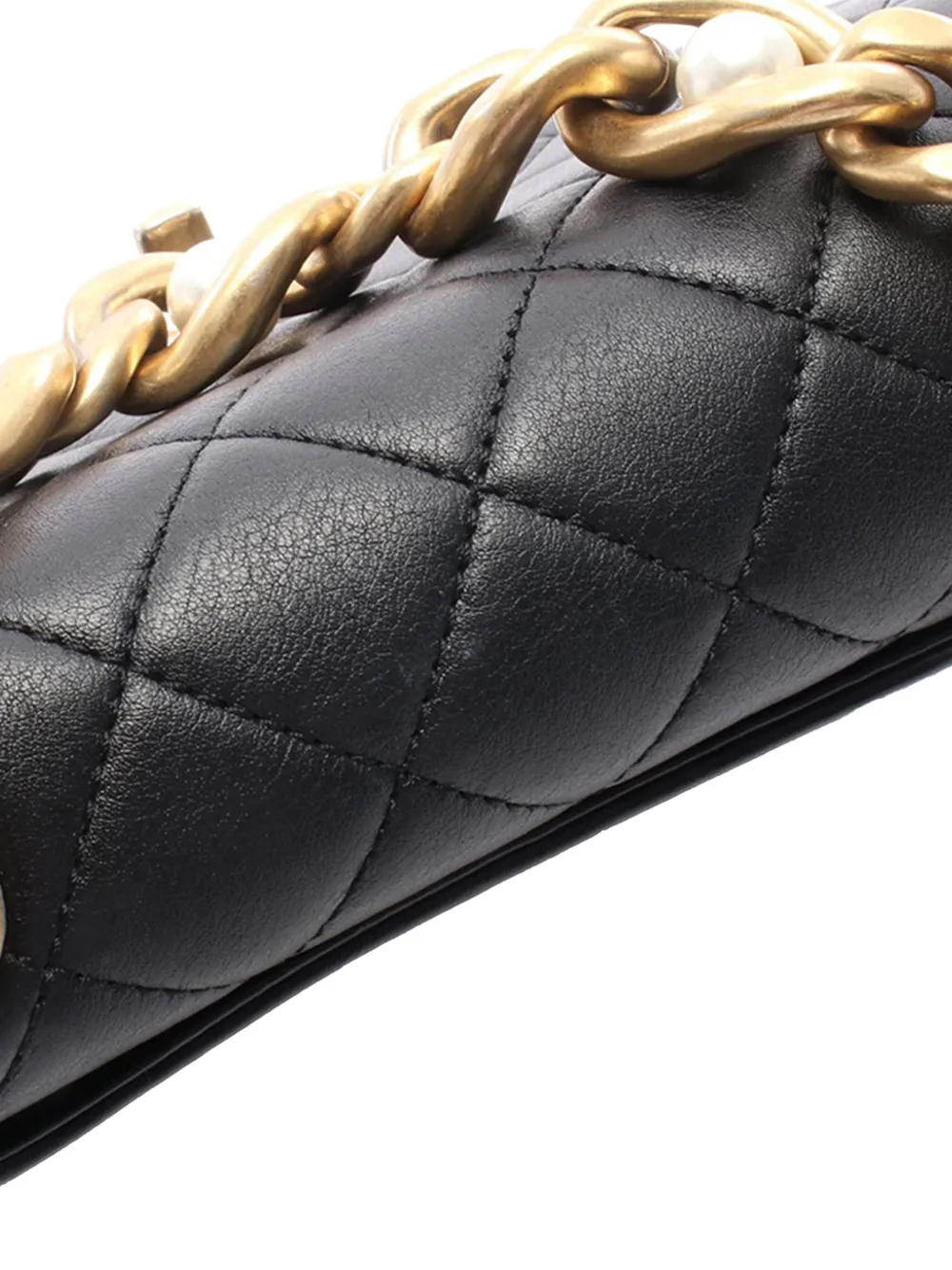  Chanel Pre-owned Borsa A Tracolla Pearl Boy Chain Flap Mini In Pelle Di Agnello Trapuntata 2021-2026 - Nero 