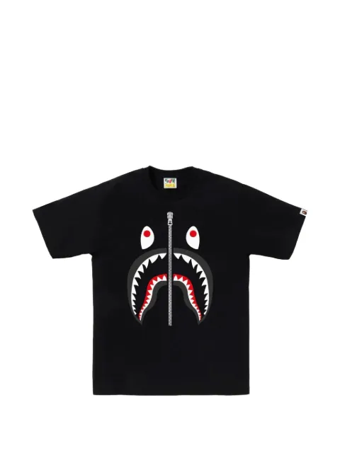 A BATHING APE® playera con estampado de tiburón