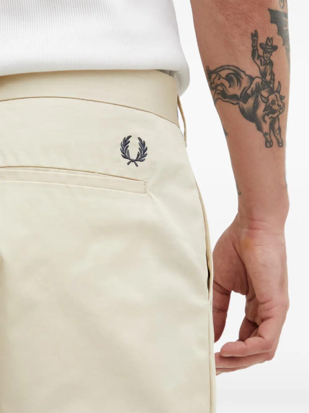 Fred Perry Straight broek met geborduurd logo Beige
