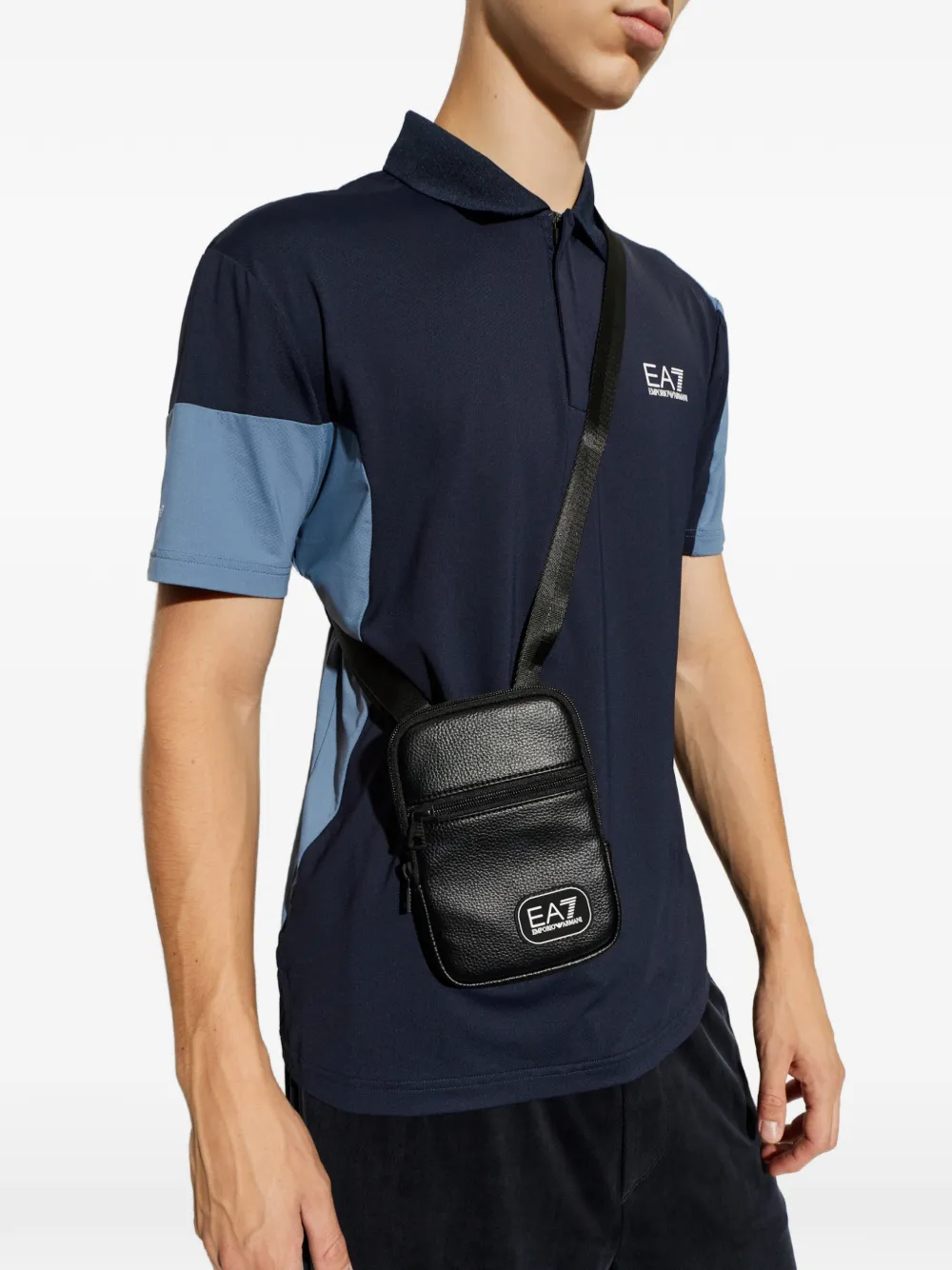 Ea7 Emporio Armani Bewerkte messengertas met logopatch Zwart