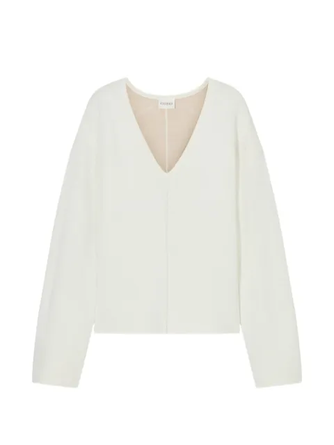 Closed V-neck sweater