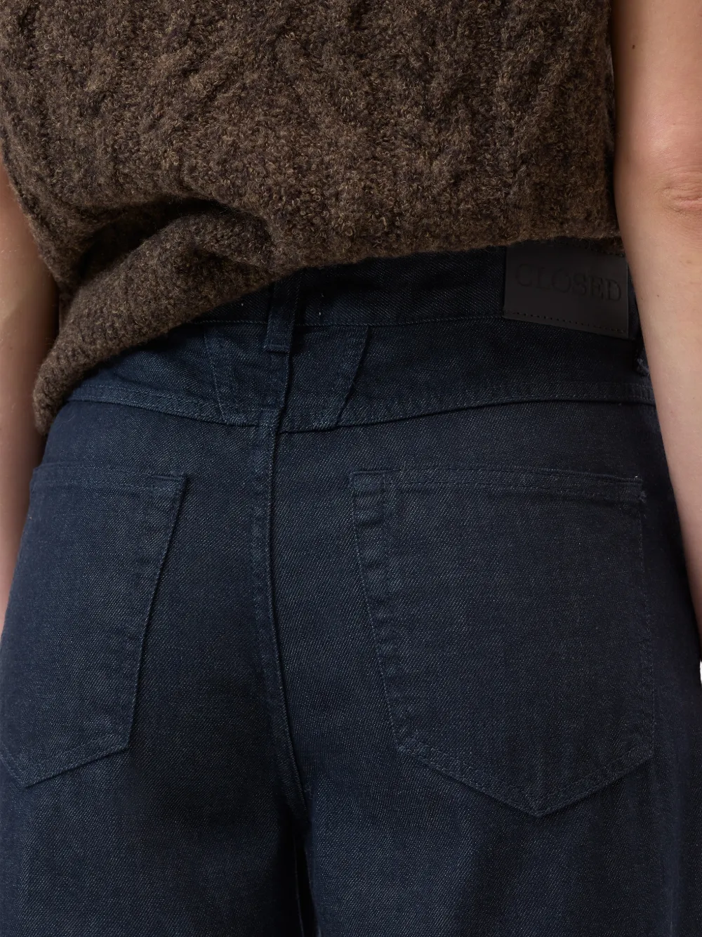 Closed Nikka jeans met knoopdetail Blauw