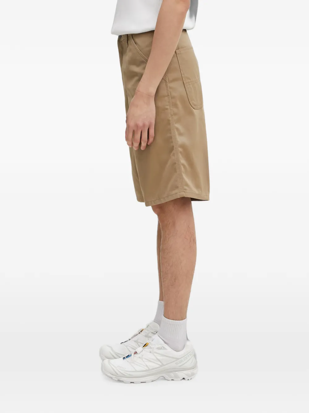 Carhartt WIP Simple shorts met logo-patch Beige