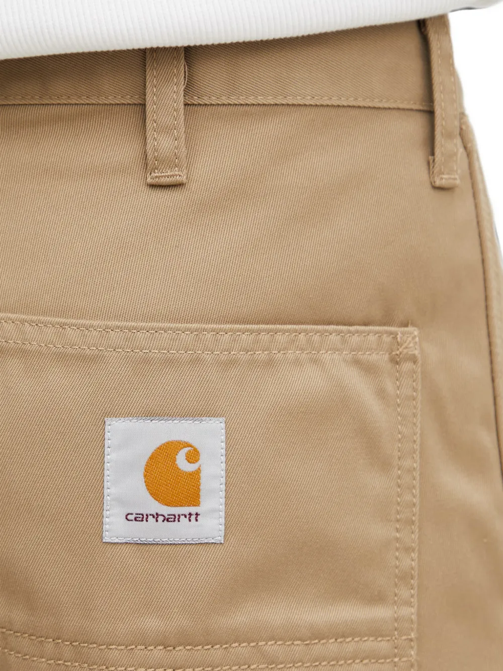 Carhartt WIP Simple shorts met logo-patch Beige