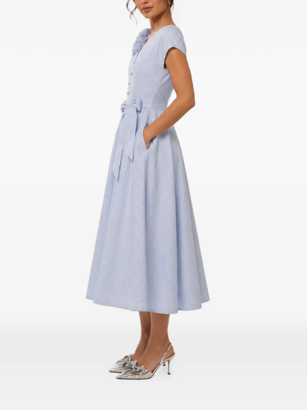 Baruni Johara midi-jurk met bloemen-patch en strik-detail Blauw