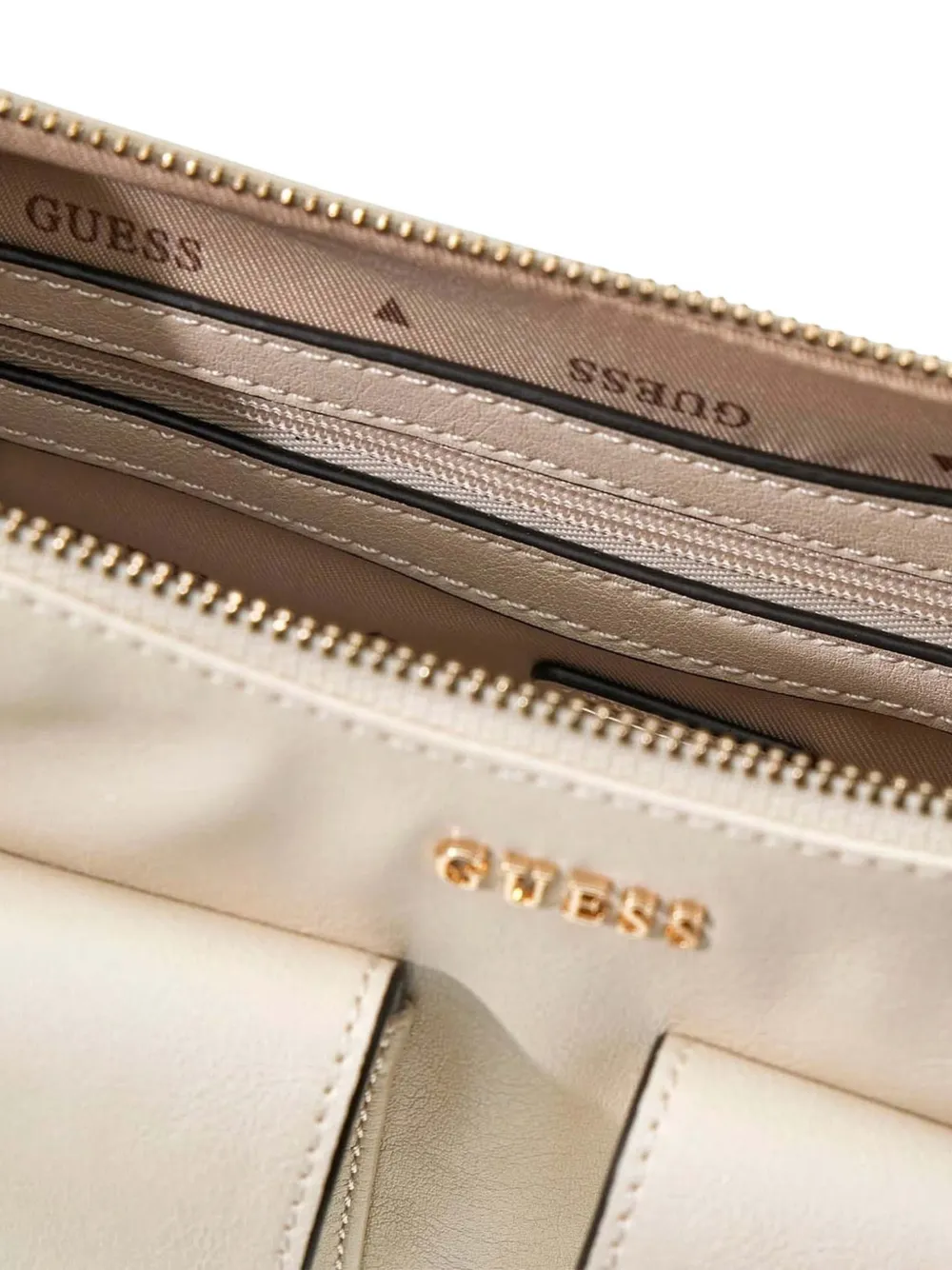 GUESS USA Kassie schoudertas met klepzak en gespdetail Beige