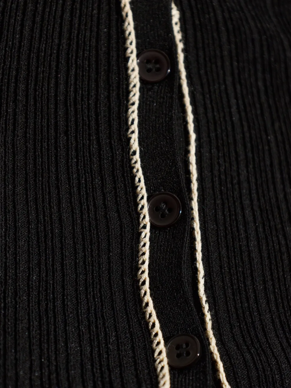 By Malene Birger Benny ribgebreid vest met contrasterende afwerking Zwart