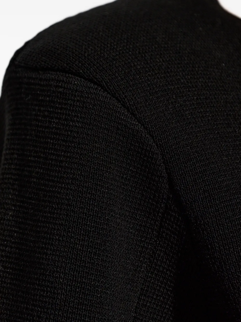 By Malene Birger Amber trui met korte mouwen en schoudervullingen Zwart