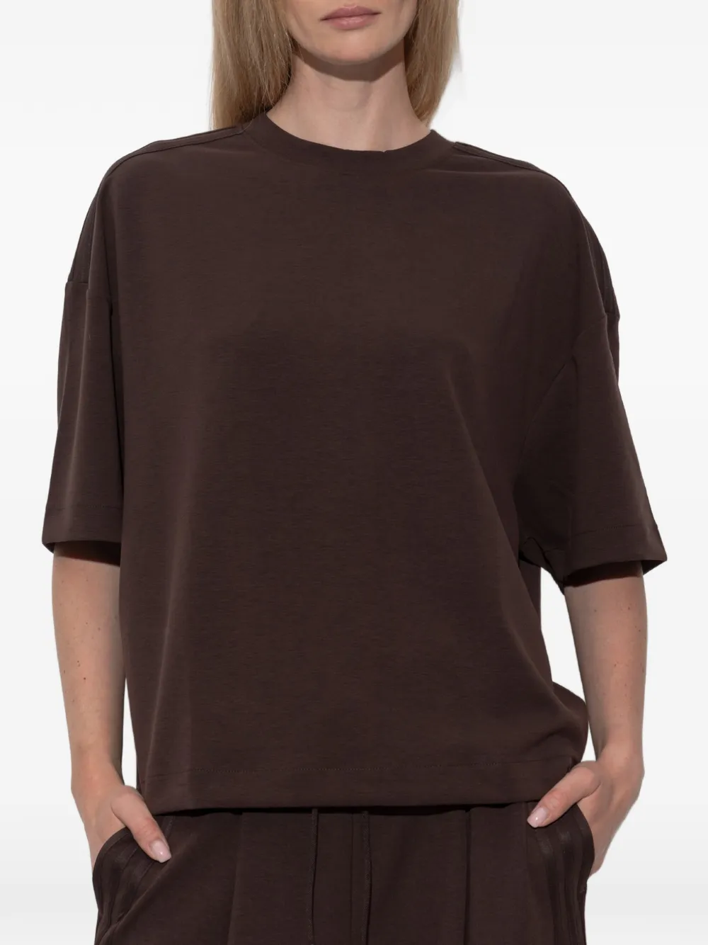 adidas T-shirt met logoprint Bruin